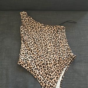 SIZE MEDIUM BODYSUIT.
